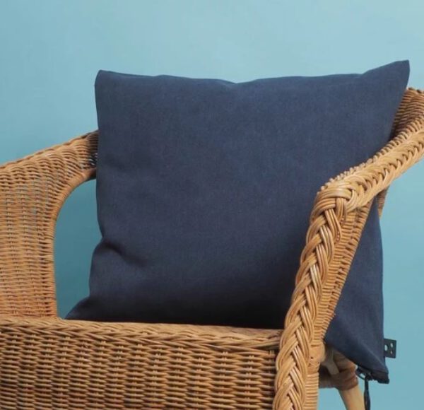 Kissenbezug navy washed canvas mit schwarzen Reißverschluß