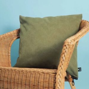 Kissenbezug olive washed canvas mit schwarzen Reißverschluß