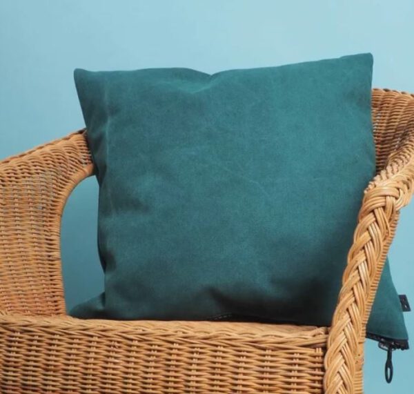 Kissenbezug petrol washed canvas mit schwarzen Reißverschluß
